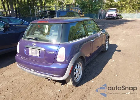 2005 Mini Cooper из США, поврежденный, VIN WMWRC33475TJ65853